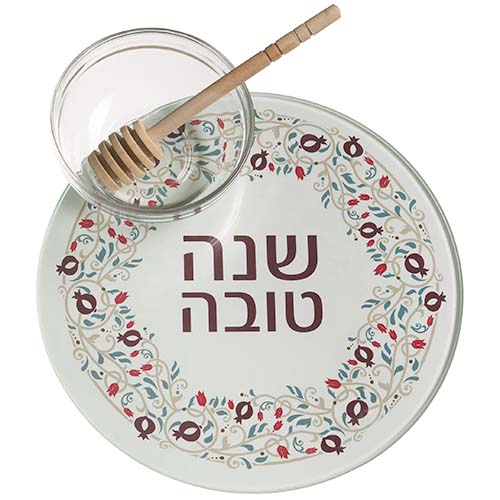 מגש חלה לשבת עם עיצוב פרחוני וכיתוב "שנה טובה", כולל קערית ודבש. מתנה מושלמת לחגים.
