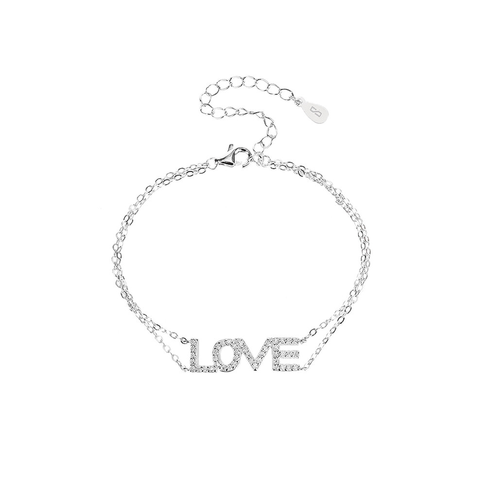 צמיד כסף עם הכיתוב "LOVE", מעוצב בסגנון מודרני ומיוחד. מתנה נפלאה לאירועים שונים.